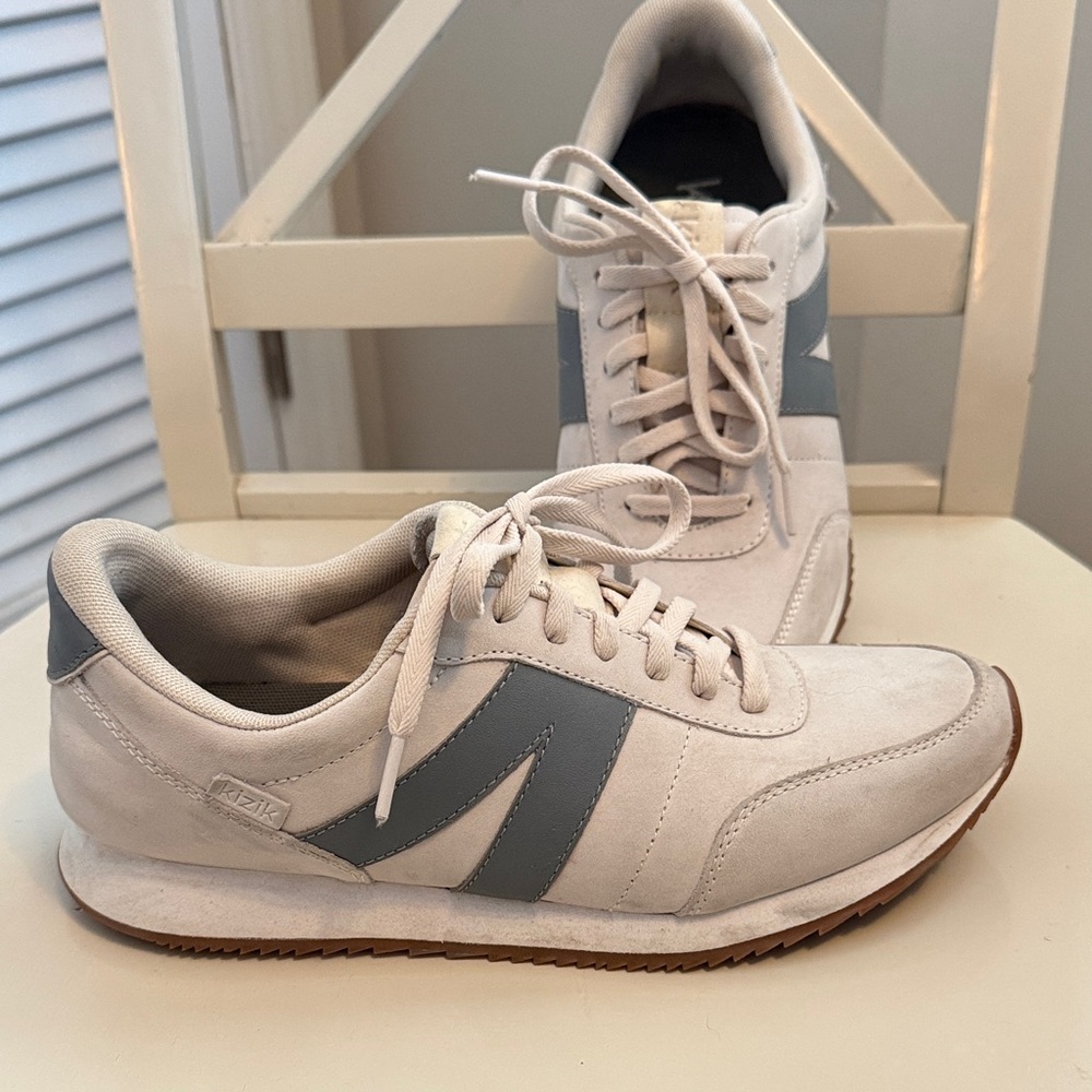 Women's Kizik Milan No Tie White and Gray Sneakers